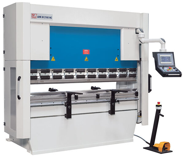 AHK M 2160 NC - Dobladora NC compacta con ejes X y R, amplio equipamiento de serie, una excelente alternativa a las máquinas CNC