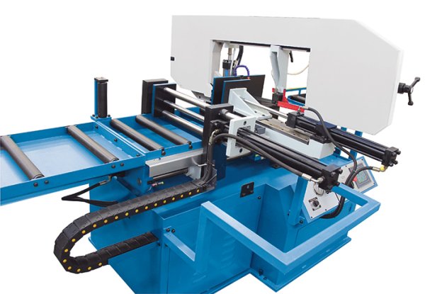 Feed and workpiece clamping via powerful hydraulic vises