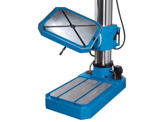 Výkyvný a otočný velký pracovní stůl s diagonálními upínacími drážkami