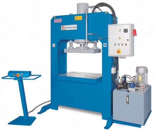 KP A - Compact double-column press for punching, forming and drawing with large tools