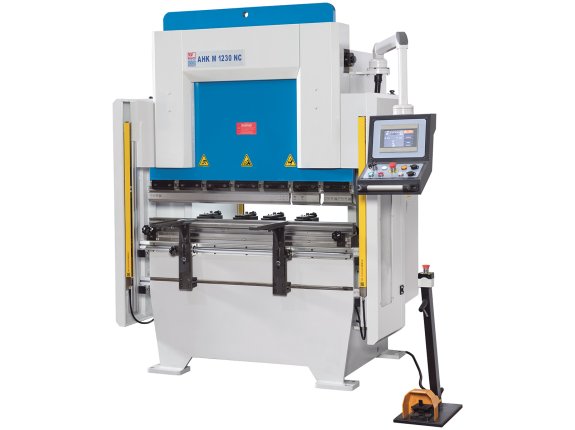 AHK M 1230 NC - Compact NC bending solution with X and R axis and extensive standard equipment as an excellent alternative to CNC machines