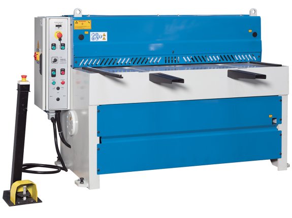 KMT M 1303 - Sliding-block guided motorized plate shears with manually adjustable controlled back gauge