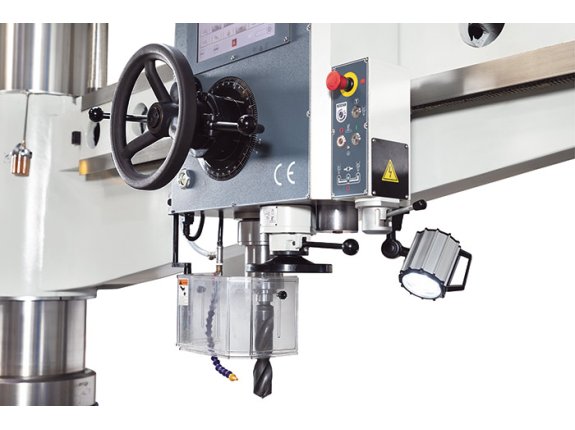 Энергоэффективное, яркое и надежное светодиодное рабочее освещение имеет защиту от брызг и повышает безопасность и эффективность работы