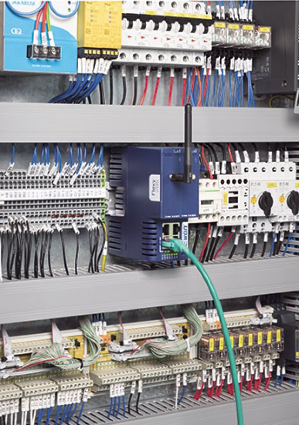 Compact and space-saving router can be stored in the control cabinet of the machine