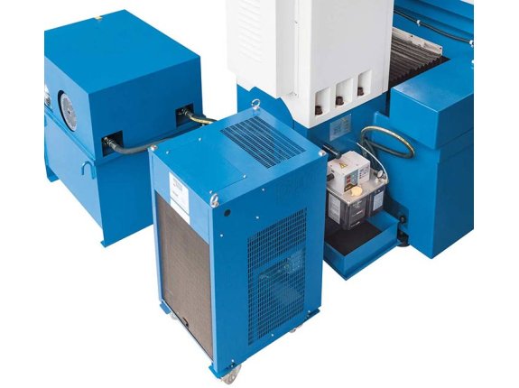 External hydraulic unit and oil cooler ensure thermal stability during continuous operation