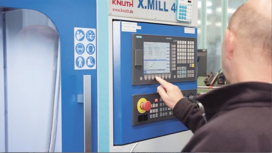 Leading CNC technology plus a revolutionary operating concept make the SINUMERIK 808D ADVANCED the perfect entry-level machine for newcomers in the world of CNC machining