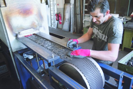 Больше не требуется дополнительная обработка кромок, теперь многие клиенты стали направлять фирме Rauh заказы по лазерной резке и закалке заготовок.